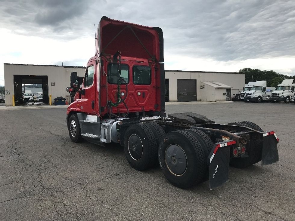 Day Cab Tractor-Heavy Duty Tractors-Freightliner-2018-Cascadia 12564ST-Fredonia-NY-622,889\n\t\tmiles-$ 26,500 - Image 5