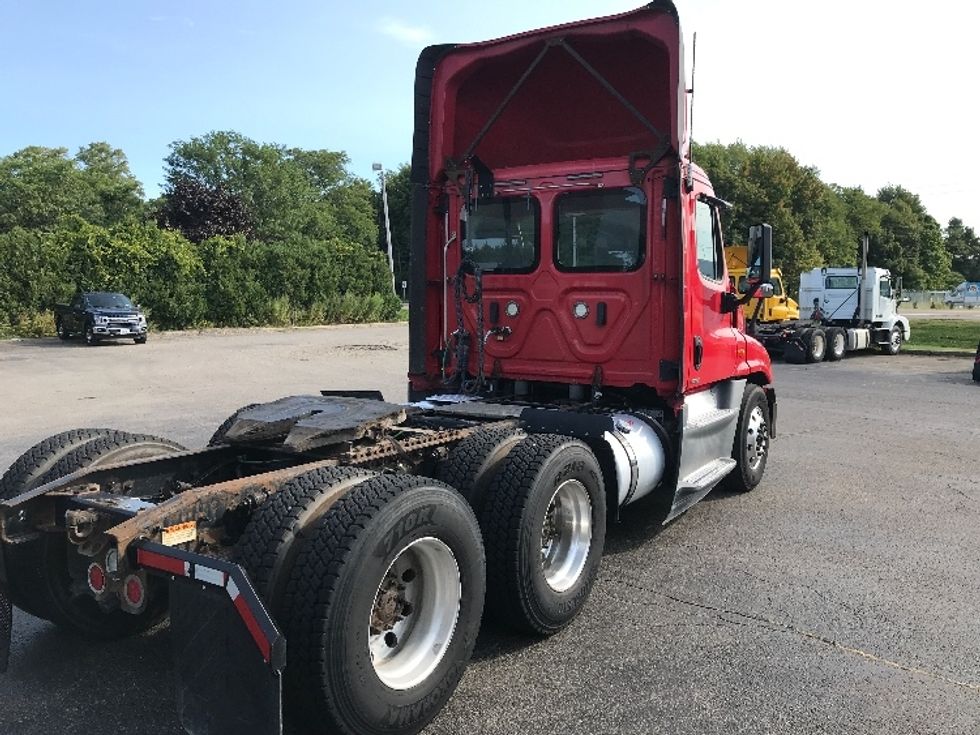 Day Cab Tractor-Heavy Duty Tractors-Freightliner-2018-Cascadia 12564ST-Fredonia-NY-650,276\n\t\tmiles-$ 26,500 - Image 7