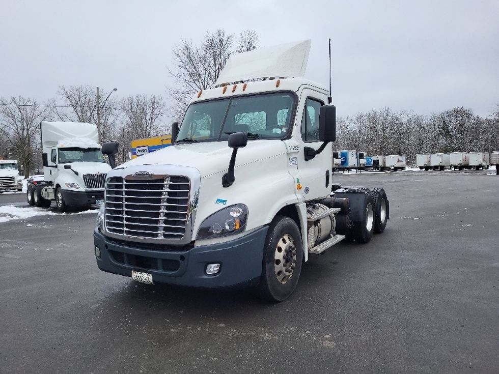 Day Cab Tractor-Heavy Duty Tractors-Freightliner-2018-Cascadia 12564ST-Gansevoort-NY-529,214\n\t\tmiles-$ 28,750 - Image 3