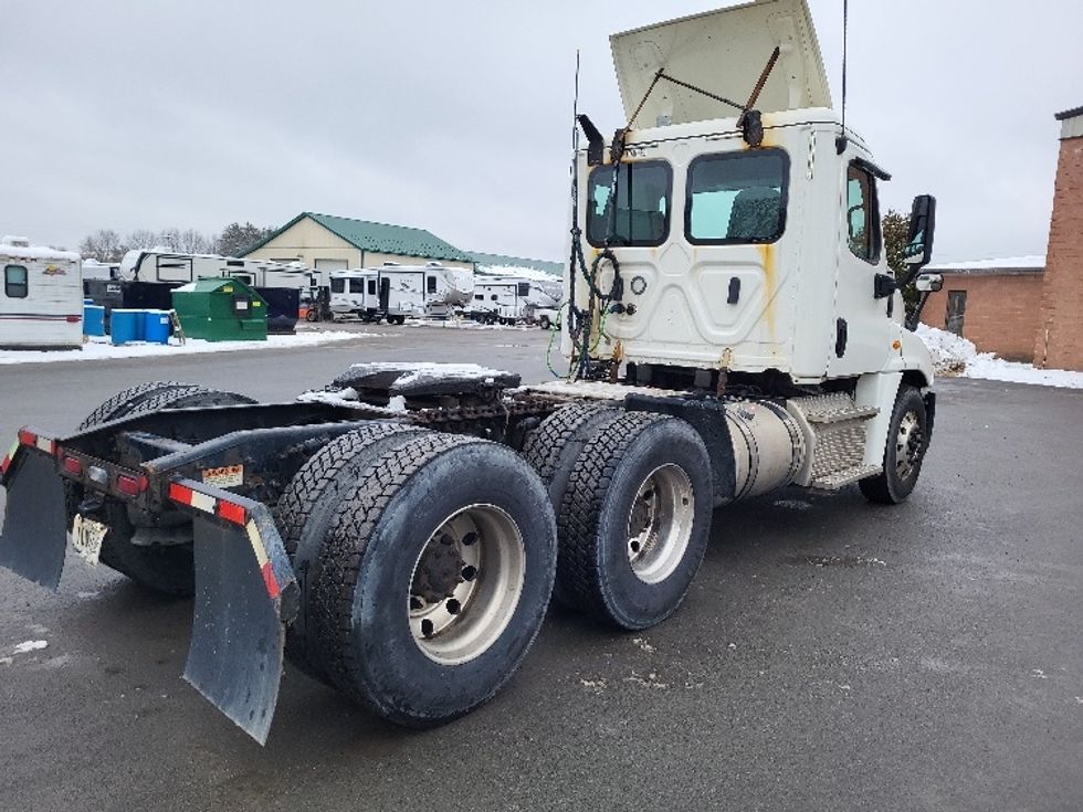 Day Cab Tractor-Heavy Duty Tractors-Freightliner-2018-Cascadia 12564ST-Gansevoort-NY-529,214\n\t\tmiles-$ 28,750 - Image 7