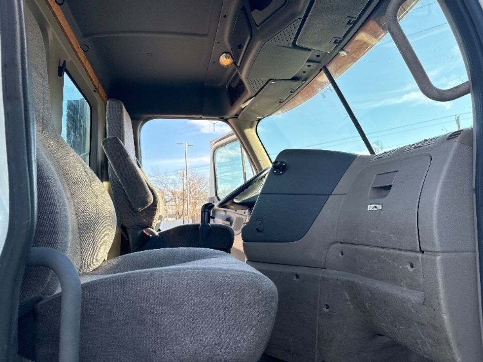 Day Cab Tractor-Heavy Duty Tractors-Freightliner-2018-Cascadia 12564ST-Garland-TX-354,437\n\t\tmiles-$ 44,750 - Image 12