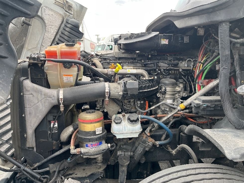 Day Cab Tractor-Heavy Duty Tractors-Freightliner-2018-Cascadia 12564ST-Goshen-IN-398,656\n\t\tmiles-$ 39,750 - Image 16