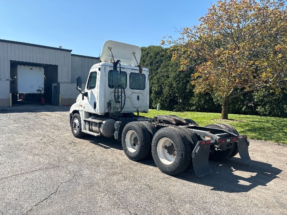 Day Cab Tractor-Heavy Duty Tractors-Freightliner-2018-Cascadia 12564ST-Goshen-IN-544,286\n\t\tmiles-$ 30,250 - Image 5