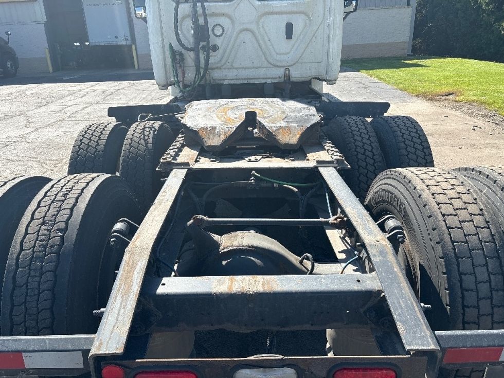 Day Cab Tractor-Heavy Duty Tractors-Freightliner-2018-Cascadia 12564ST-Goshen-IN-544,286\n\t\tmiles-$ 30,250 - Image 6