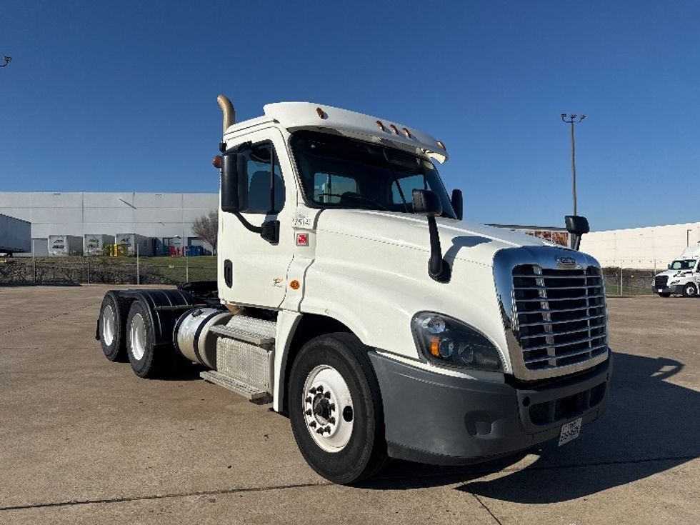 Day Cab Tractor-Heavy Duty Tractors-Freightliner-2018-Cascadia 12564ST-Grand Prairie-TX-318,551\n\t\tmiles-$ 47,500 - Image 1