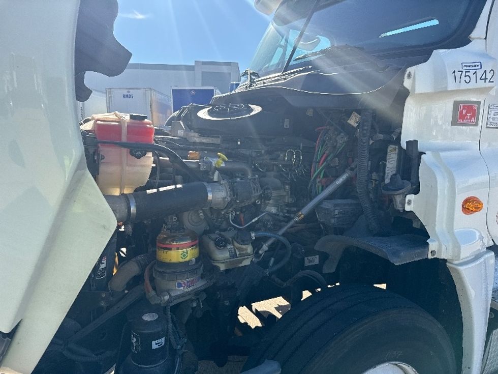 Day Cab Tractor-Heavy Duty Tractors-Freightliner-2018-Cascadia 12564ST-Grand Prairie-TX-318,551\n\t\tmiles-$ 47,500 - Image 16