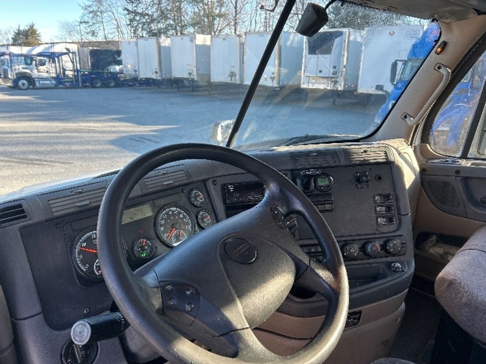 Day Cab Tractor-Heavy Duty Tractors-Freightliner-2018-Cascadia 12564ST-Greensboro-NC-474,789\n\t\tmiles-$ 36,250 - Image 10