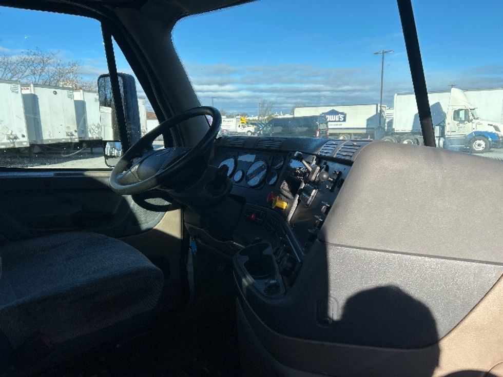 Day Cab Tractor-Heavy Duty Tractors-Freightliner-2018-Cascadia 12564ST-Greensboro-NC-474,789\n\t\tmiles-$ 36,250 - Image 14