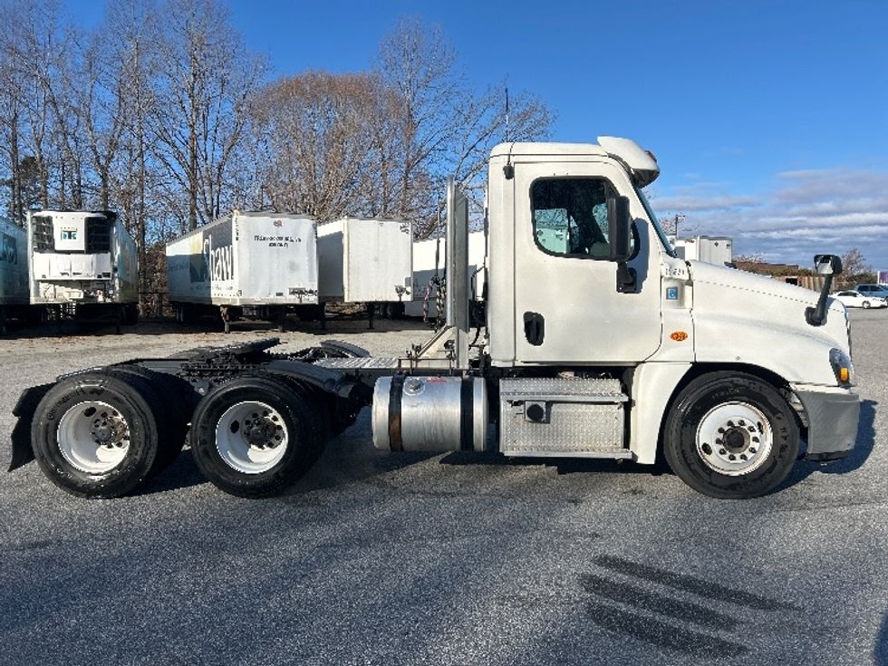 Day Cab Tractor-Heavy Duty Tractors-Freightliner-2018-Cascadia 12564ST-Greensboro-NC-474,789\n\t\tmiles-$ 36,250 - Image 8