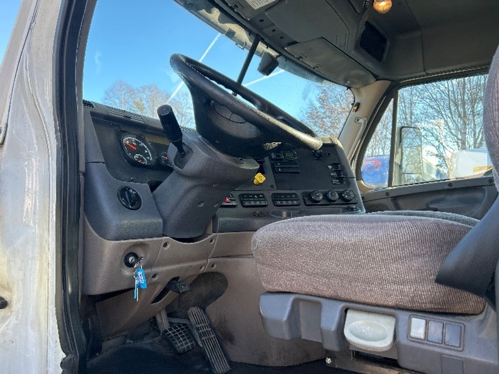 Day Cab Tractor-Heavy Duty Tractors-Freightliner-2018-Cascadia 12564ST-Greensboro-NC-474,789\n\t\tmiles-$ 36,250 - Image 9