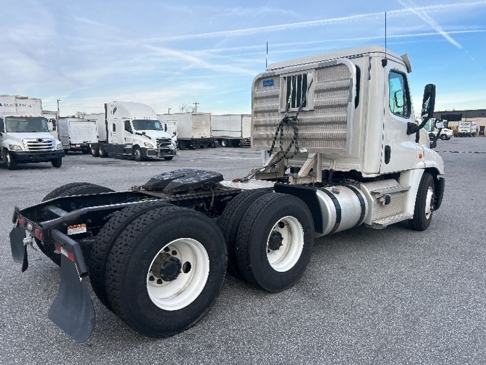 Day Cab Tractor-Heavy Duty Tractors-Freightliner-2018-Cascadia 12564ST-Greensboro-NC-500,002\n\t\tmiles-$ 35,250 - Image 7