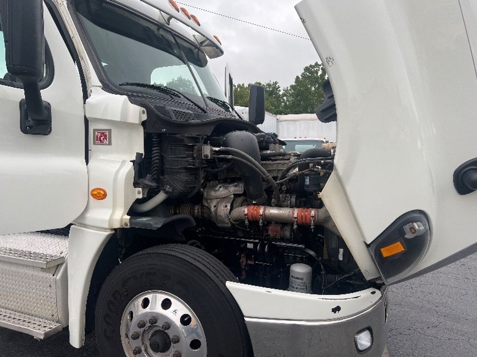 Day Cab Tractor-Heavy Duty Tractors-Freightliner-2018-Cascadia 12564ST-Greensboro-NC-612,568\n\t\tmiles-$ 30,000 - Image 15