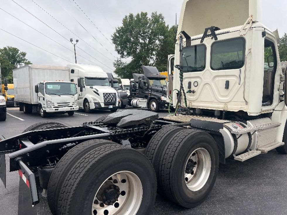 Day Cab Tractor-Heavy Duty Tractors-Freightliner-2018-Cascadia 12564ST-Greensboro-NC-612,568\n\t\tmiles-$ 30,000 - Image 18