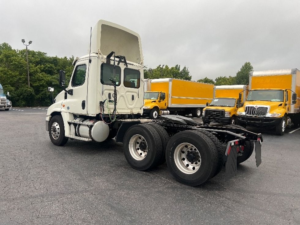 Day Cab Tractor-Heavy Duty Tractors-Freightliner-2018-Cascadia 12564ST-Greensboro-NC-612,568\n\t\tmiles-$ 30,000 - Image 5