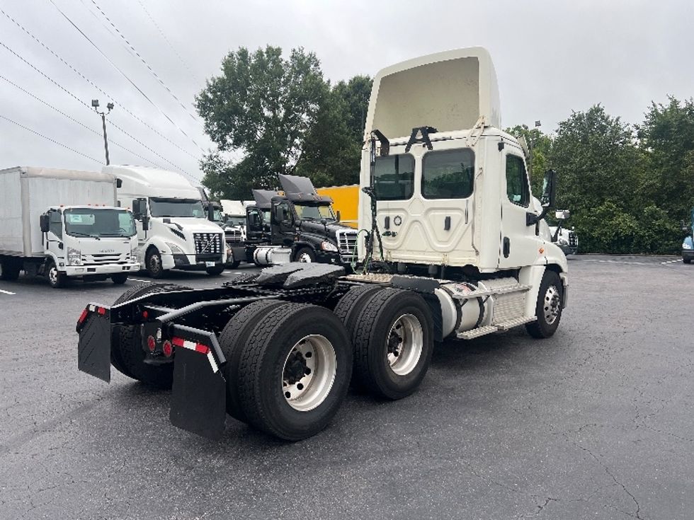 Day Cab Tractor-Heavy Duty Tractors-Freightliner-2018-Cascadia 12564ST-Greensboro-NC-612,568\n\t\tmiles-$ 30,000 - Image 7