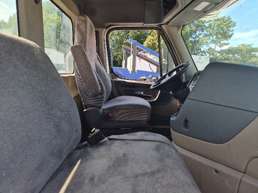 Day Cab Tractor-Heavy Duty Tractors-Freightliner-2018-Cascadia 12564ST-Greensboro-NC-947,656\n\t\tmiles-$ 22,250 - Image 14