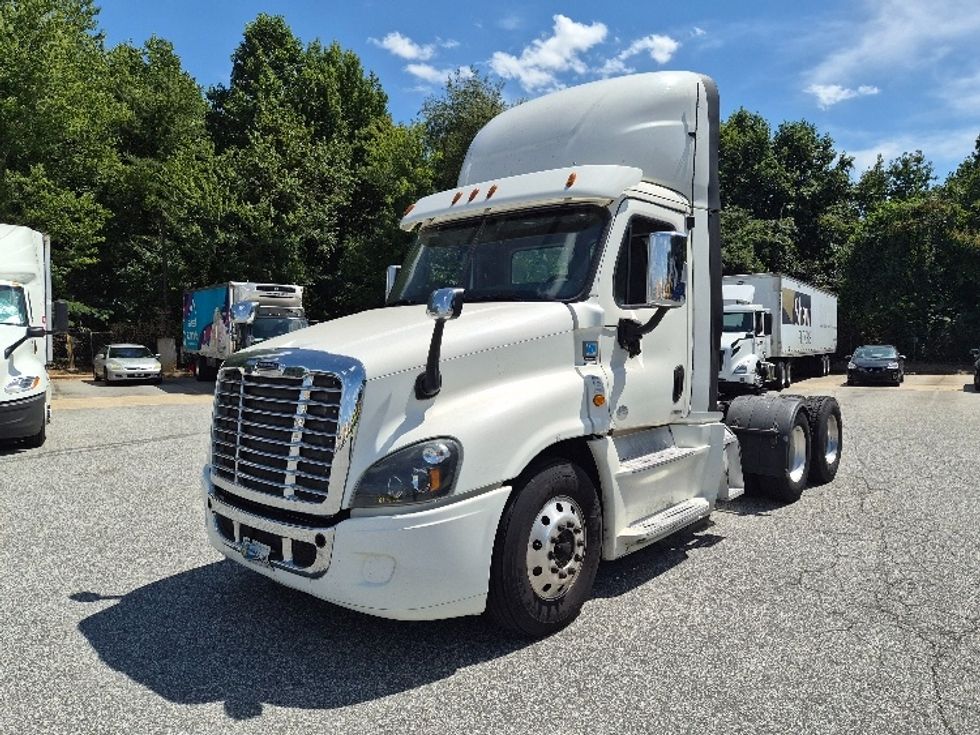 Day Cab Tractor-Heavy Duty Tractors-Freightliner-2018-Cascadia 12564ST-Greensboro-NC-947,656\n\t\tmiles-$ 22,250 - Image 3