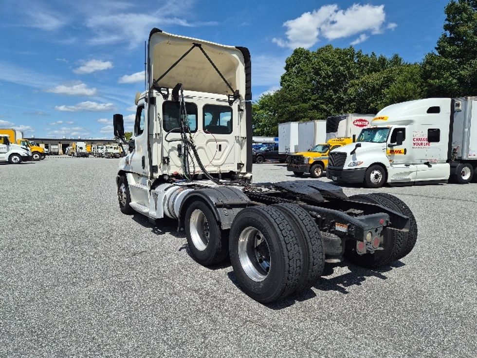 Day Cab Tractor-Heavy Duty Tractors-Freightliner-2018-Cascadia 12564ST-Greensboro-NC-947,656\n\t\tmiles-$ 22,250 - Image 5