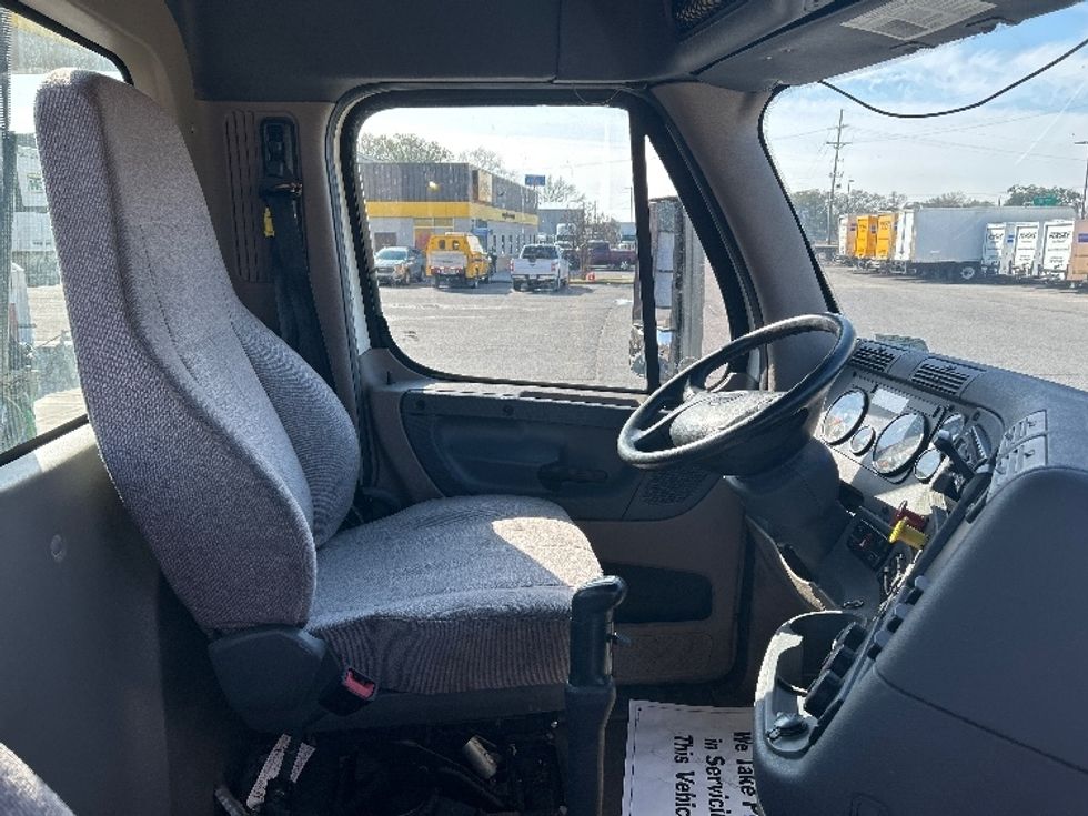 Day Cab Tractor-Heavy Duty Tractors-Freightliner-2018-Cascadia 12564ST-Hammond-LA-202,287\n\t\tmiles-$ 43,000 - Image 14