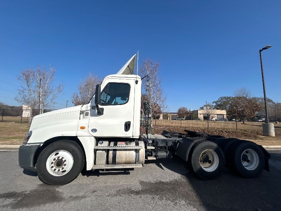 Day Cab Tractor-Heavy Duty Tractors-Freightliner-2018-Cascadia 12564ST-Hammond-LA-202,287\n\t\tmiles-$ 43,000 - Image 4