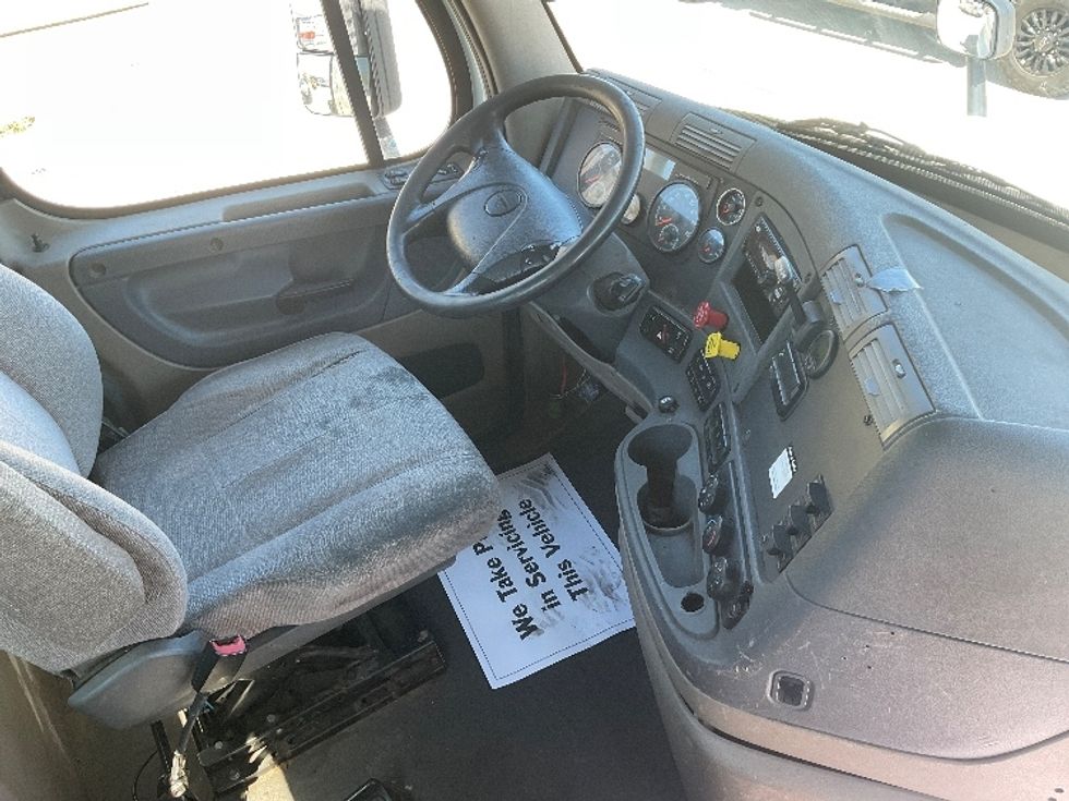 Day Cab Tractor-Heavy Duty Tractors-Freightliner-2018-Cascadia 12564ST-Hammond-LA-341,222\n\t\tmiles-$ 48,250 - Image 14