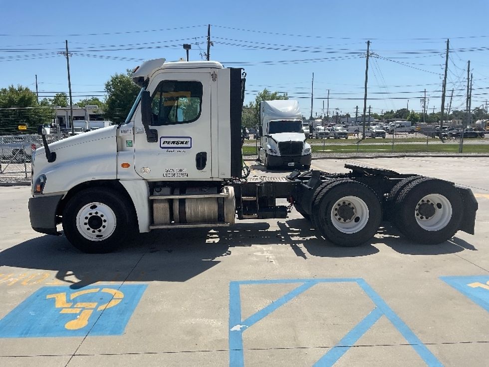 Day Cab Tractor-Heavy Duty Tractors-Freightliner-2018-Cascadia 12564ST-Hammond-LA-341,222\n\t\tmiles-$ 48,250 - Image 4