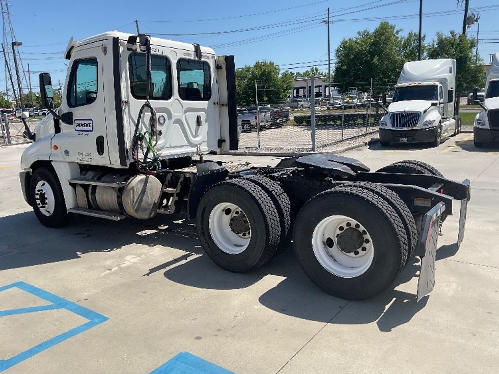 Day Cab Tractor-Heavy Duty Tractors-Freightliner-2018-Cascadia 12564ST-Hammond-LA-341,222\n\t\tmiles-$ 48,250 - Image 5