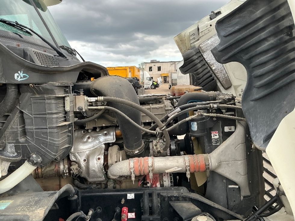 Day Cab Tractor-Heavy Duty Tractors-Freightliner-2018-Cascadia 12564ST-Hammond-LA-67,749\n\t\tmiles-$ 46,250 - Image 15