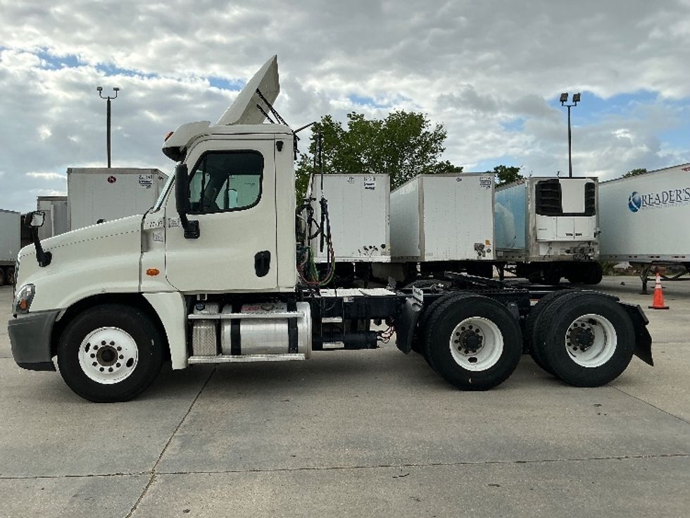 Day Cab Tractor-Heavy Duty Tractors-Freightliner-2018-Cascadia 12564ST-Hammond-LA-67,749\n\t\tmiles-$ 46,250 - Image 4
