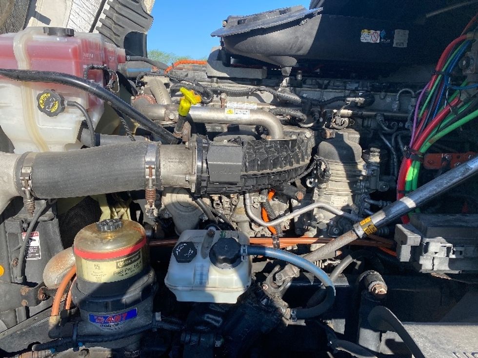 Day Cab Tractor-Heavy Duty Tractors-Freightliner-2018-Cascadia 12564ST-Harrisburg-PA-349,629\n\t\tmiles-$ 42,250 - Image 16