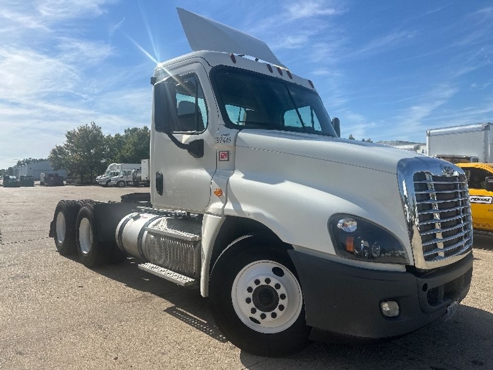 Day Cab Tractor-Heavy Duty Tractors-Freightliner-2018-Cascadia 12564ST-Hattiesburg-MS-354,793\n\t\tmiles-$ 17,000 - Image 1