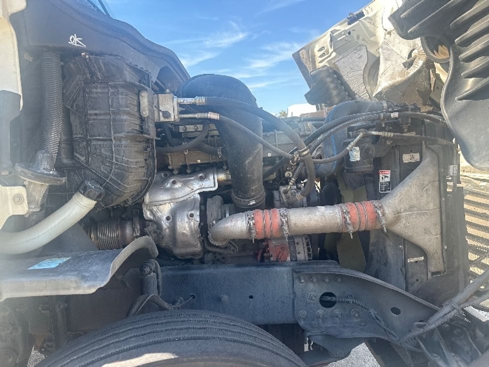 Day Cab Tractor-Heavy Duty Tractors-Freightliner-2018-Cascadia 12564ST-Hattiesburg-MS-354,793\n\t\tmiles-$ 17,000 - Image 15