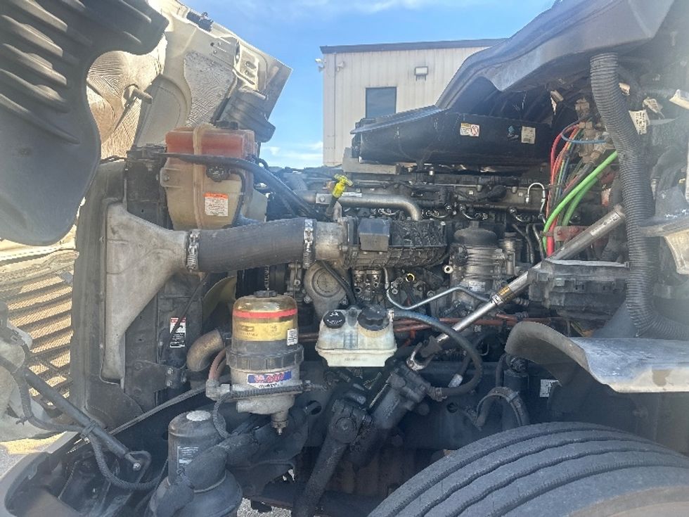 Day Cab Tractor-Heavy Duty Tractors-Freightliner-2018-Cascadia 12564ST-Hattiesburg-MS-354,793\n\t\tmiles-$ 17,000 - Image 16