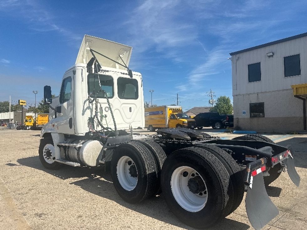 Day Cab Tractor-Heavy Duty Tractors-Freightliner-2018-Cascadia 12564ST-Hattiesburg-MS-354,793\n\t\tmiles-$ 17,000 - Image 5