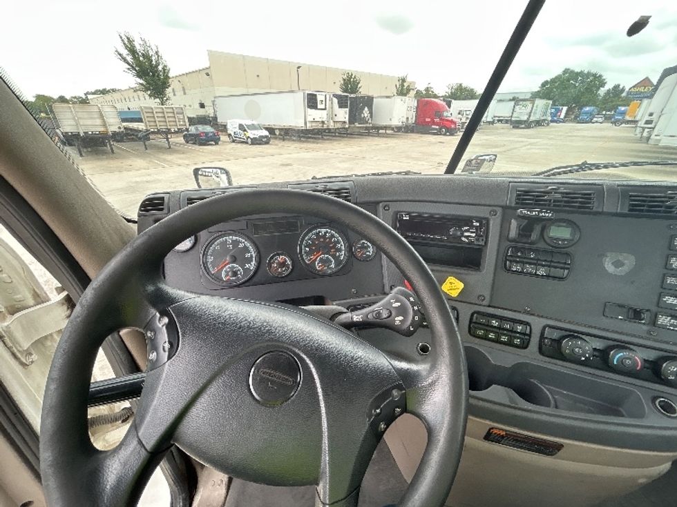 Day Cab Tractor-Heavy Duty Tractors-Freightliner-2018-Cascadia 12564ST-Houston-TX-575,555\n\t\tmiles-$ 31,500 - Image 11