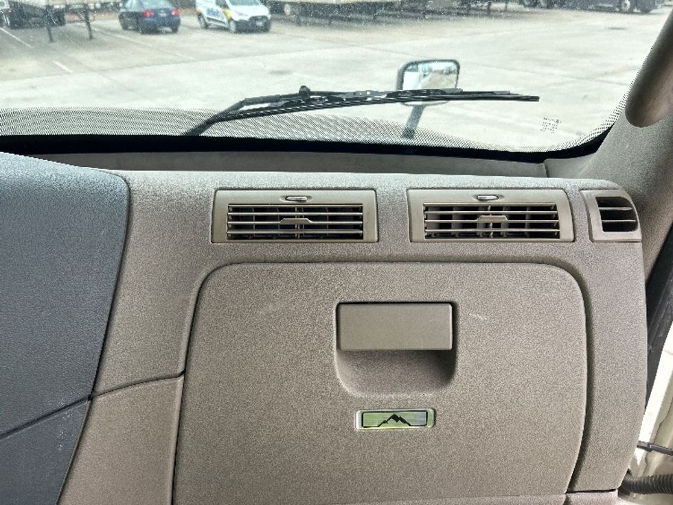 Day Cab Tractor-Heavy Duty Tractors-Freightliner-2018-Cascadia 12564ST-Houston-TX-575,555\n\t\tmiles-$ 31,500 - Image 13