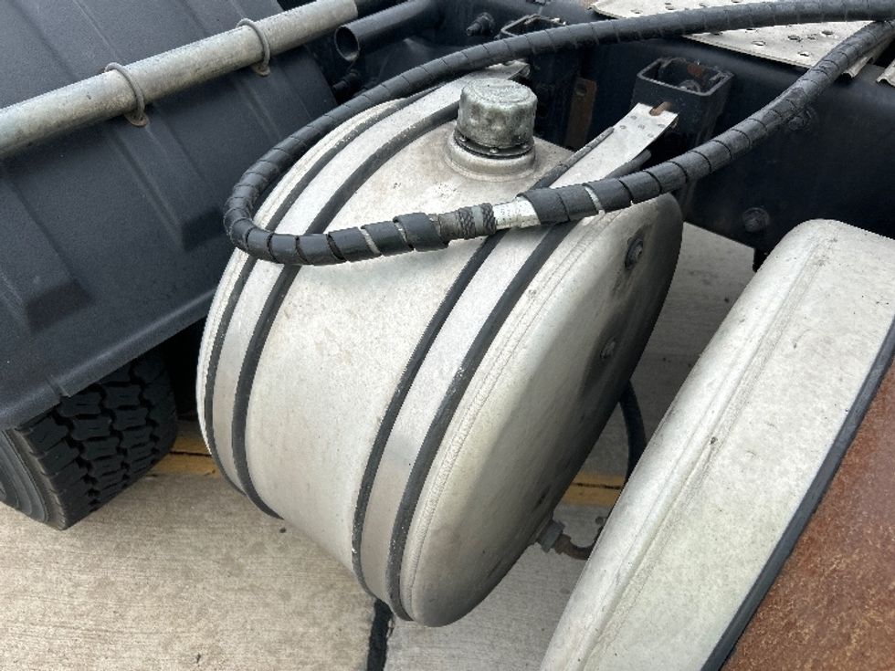 Day Cab Tractor-Heavy Duty Tractors-Freightliner-2018-Cascadia 12564ST-Houston-TX-575,555\n\t\tmiles-$ 31,500 - Image 17