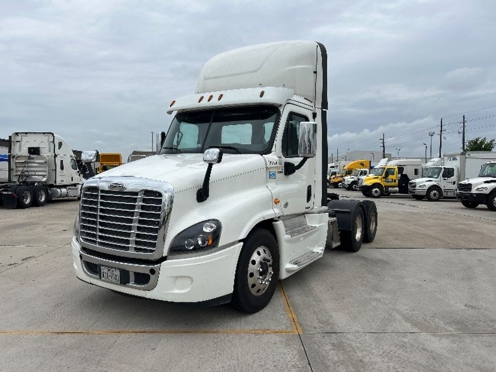 Day Cab Tractor-Heavy Duty Tractors-Freightliner-2018-Cascadia 12564ST-Houston-TX-575,555\n\t\tmiles-$ 31,500 - Image 3