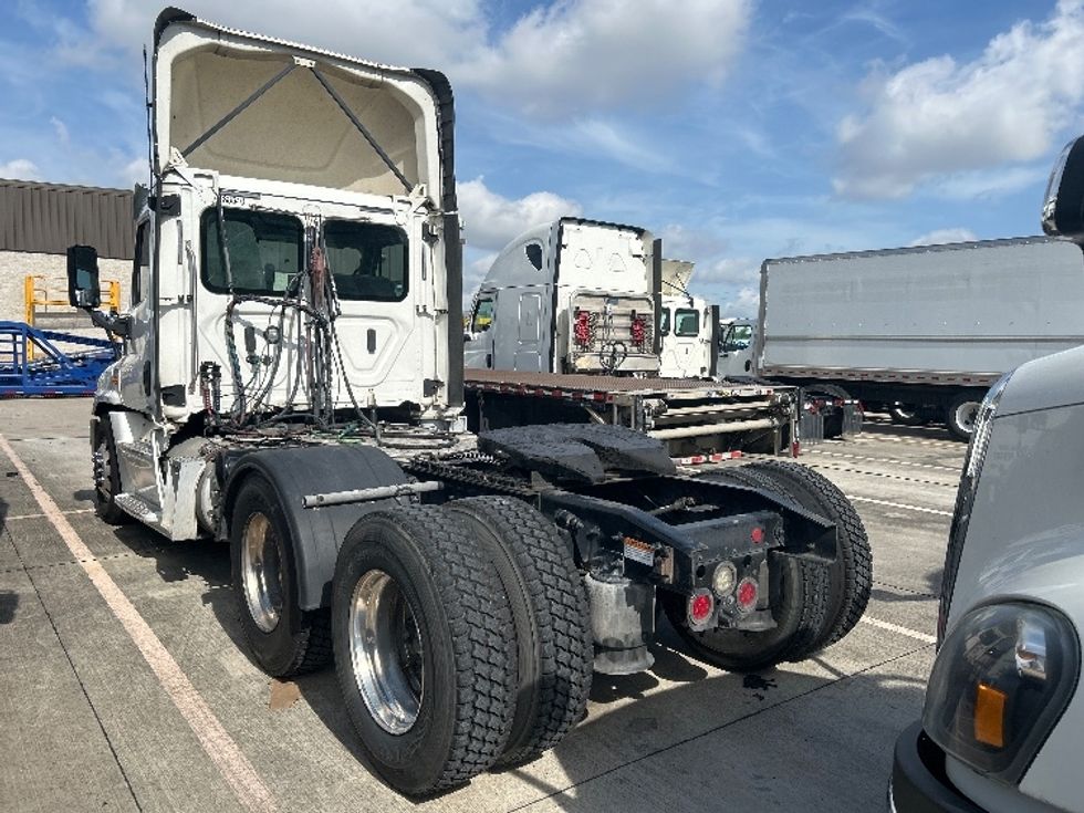Day Cab Tractor-Heavy Duty Tractors-Freightliner-2018-Cascadia 12564ST-Houston-TX-575,555\n\t\tmiles-$ 31,500 - Image 5