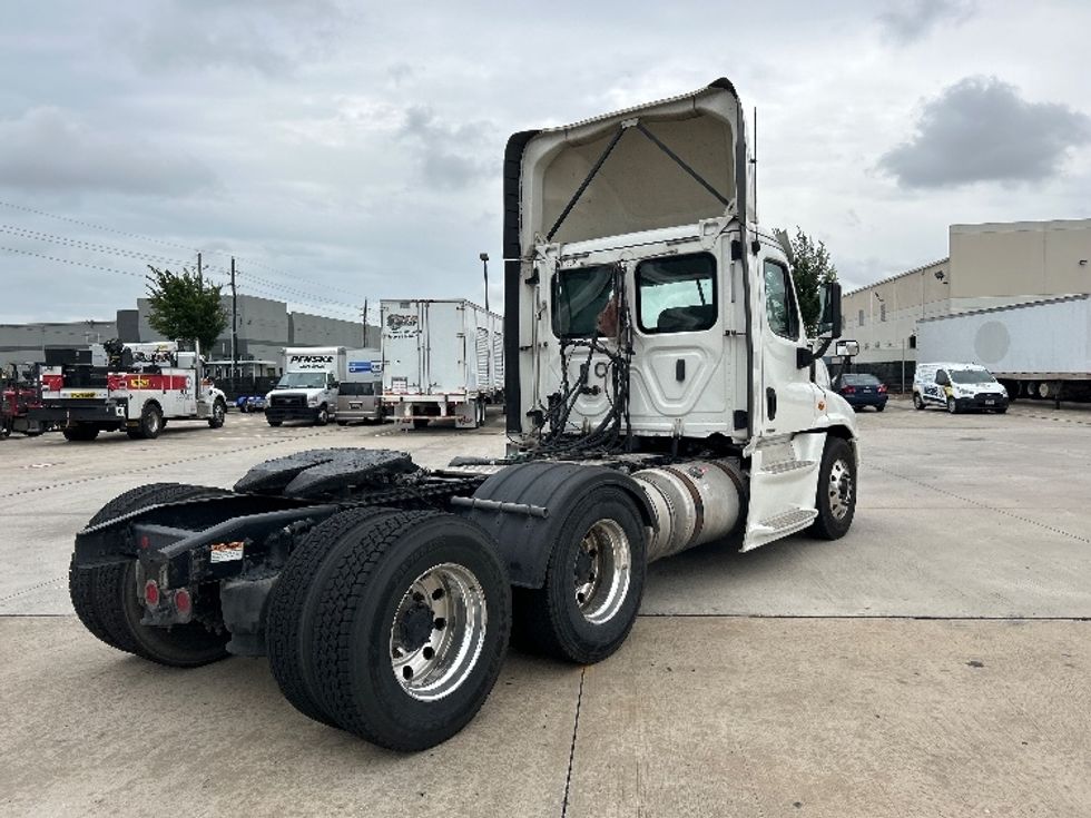 Day Cab Tractor-Heavy Duty Tractors-Freightliner-2018-Cascadia 12564ST-Houston-TX-575,555\n\t\tmiles-$ 31,500 - Image 7