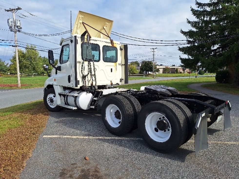 Day Cab Tractor-Heavy Duty Tractors-Freightliner-2018-Cascadia 12564ST-Hudson-NH-502,113\n\t\tmiles-$ 33,750 - Image 5
