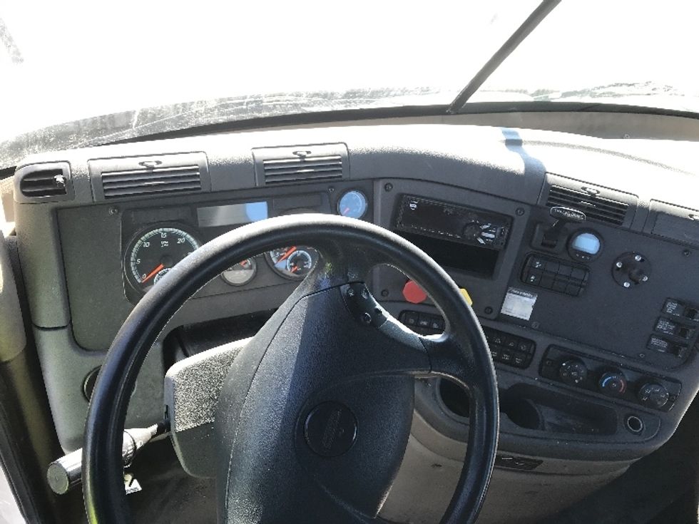 Day Cab Tractor-Heavy Duty Tractors-Freightliner-2018-Cascadia 12564ST-Indianapolis-IN-355,406\n\t\tmiles-$ 43,250 - Image 11