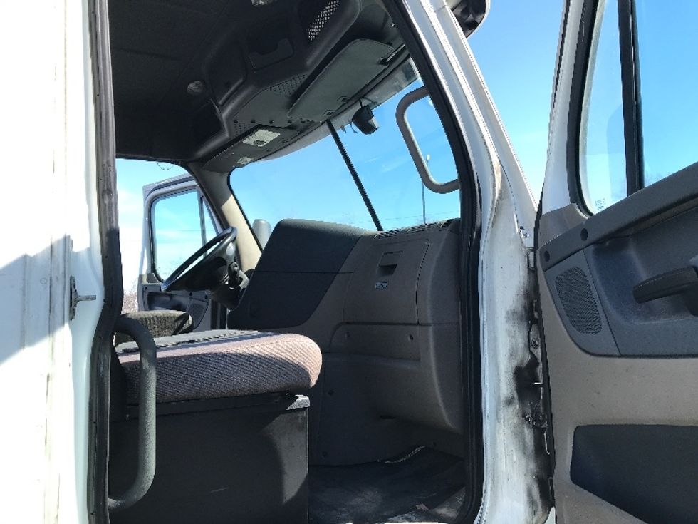 Day Cab Tractor-Heavy Duty Tractors-Freightliner-2018-Cascadia 12564ST-Indianapolis-IN-355,406\n\t\tmiles-$ 43,250 - Image 12