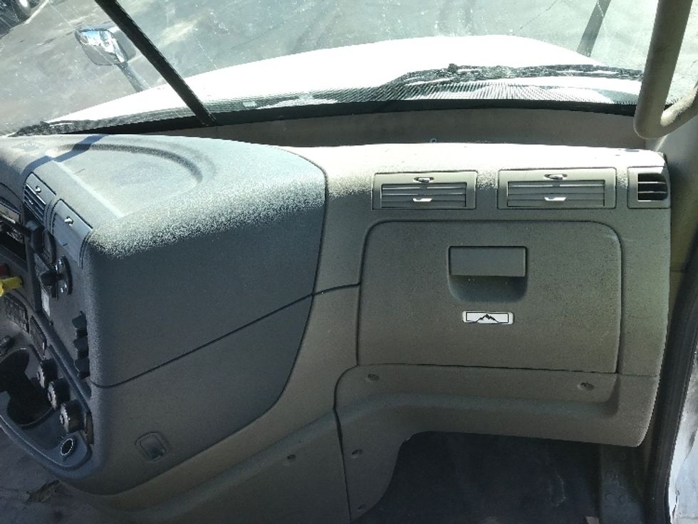 Day Cab Tractor-Heavy Duty Tractors-Freightliner-2018-Cascadia 12564ST-Indianapolis-IN-355,406\n\t\tmiles-$ 43,250 - Image 13