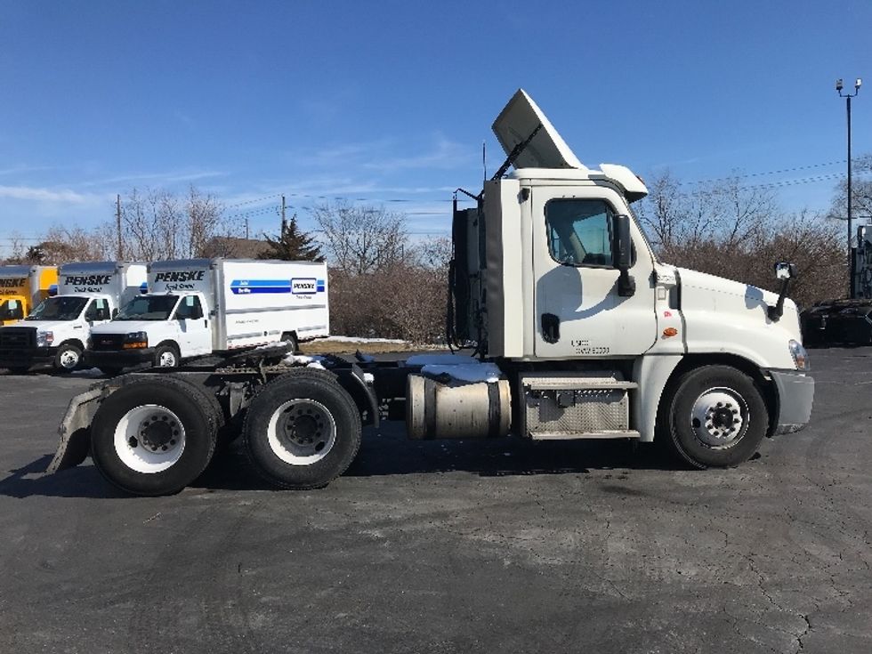 Day Cab Tractor-Heavy Duty Tractors-Freightliner-2018-Cascadia 12564ST-Indianapolis-IN-355,406\n\t\tmiles-$ 43,250 - Image 8