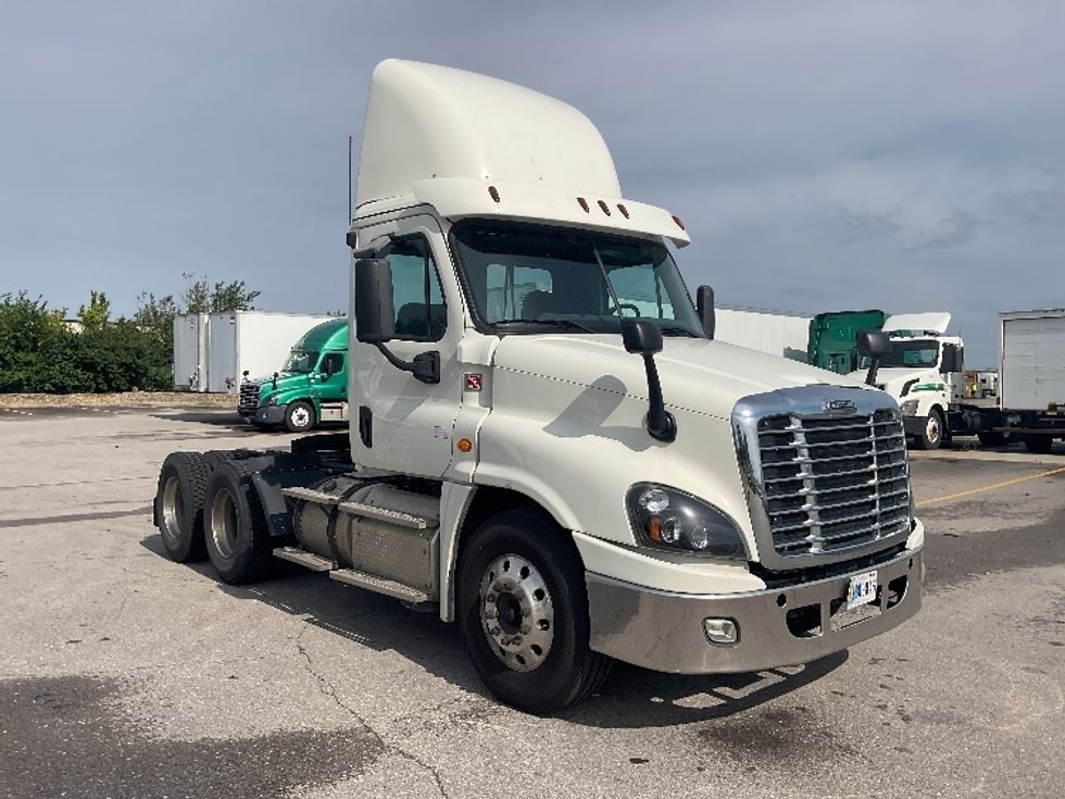 Day Cab Tractor-Heavy Duty Tractors-Freightliner-2018-Cascadia 12564ST-Indianapolis-IN-419,636\n\t\tmiles-$ 43,500 - Image 1