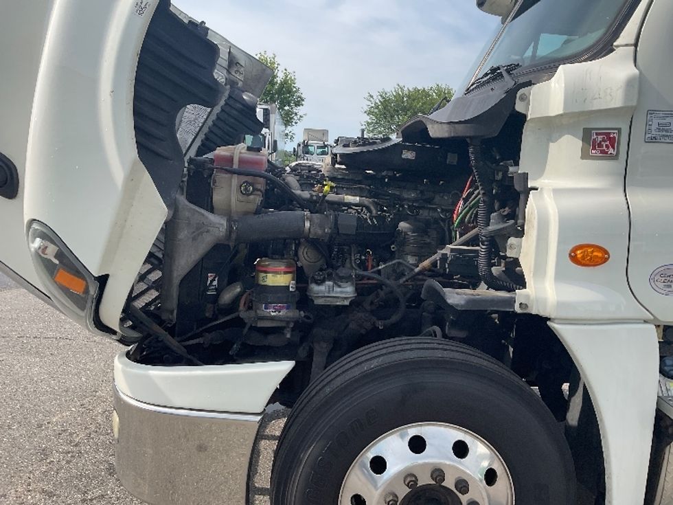 Day Cab Tractor-Heavy Duty Tractors-Freightliner-2018-Cascadia 12564ST-Indianapolis-IN-419,636\n\t\tmiles-$ 43,500 - Image 16