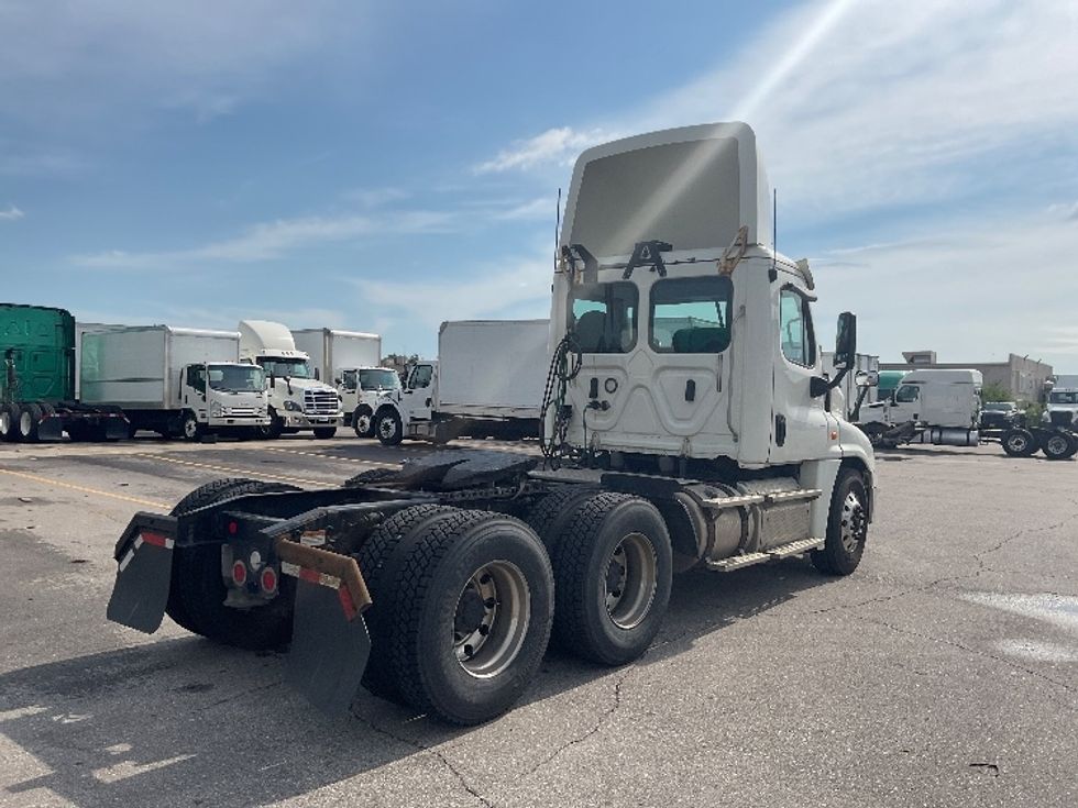 Day Cab Tractor-Heavy Duty Tractors-Freightliner-2018-Cascadia 12564ST-Indianapolis-IN-419,636\n\t\tmiles-$ 43,500 - Image 7