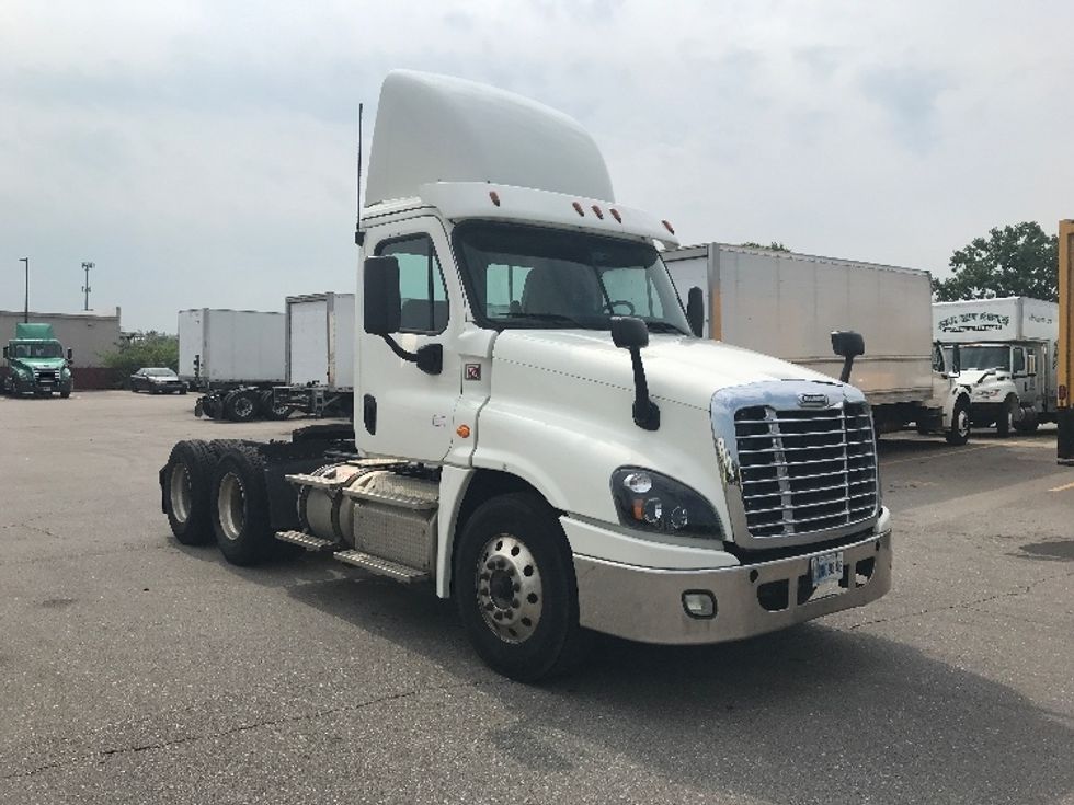 Day Cab Tractor-Heavy Duty Tractors-Freightliner-2018-Cascadia 12564ST-Indianapolis-IN-461,375\n\t\tmiles-$ 41,250 - Image 1