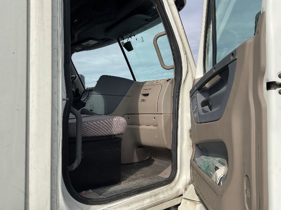 Day Cab Tractor-Heavy Duty Tractors-Freightliner-2018-Cascadia 12564ST-Indianapolis-IN-470,289\n\t\tmiles-$ 36,750 - Image 12